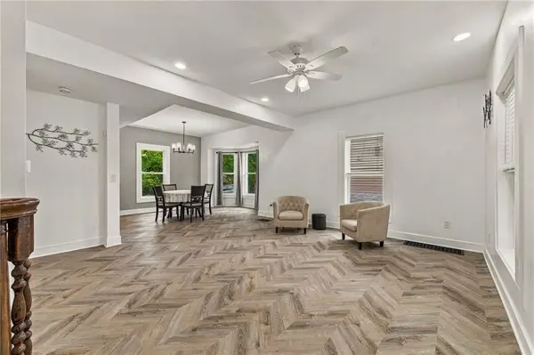 1432 W Walnut ST, Independence, MO 64050