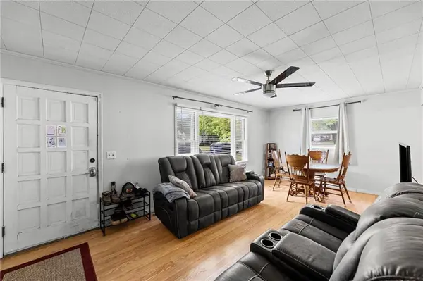 613 N Ohio ST, Iola, KS 66749