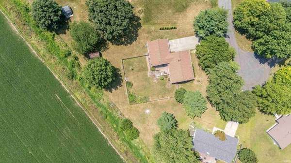 103 Wayne PL, Sharpsville, IN 46068-9238