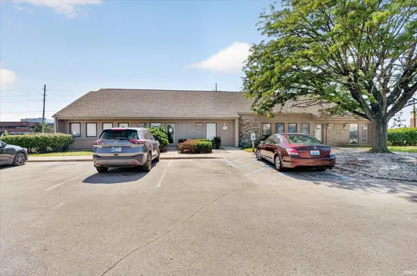 8202 Clearvista Pkwy #5B, Indianapolis, IN 46256