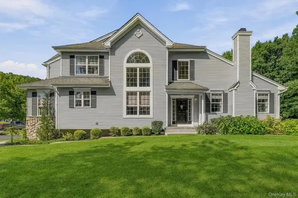 10 Willow CT, Tuxedo Park, NY 10987