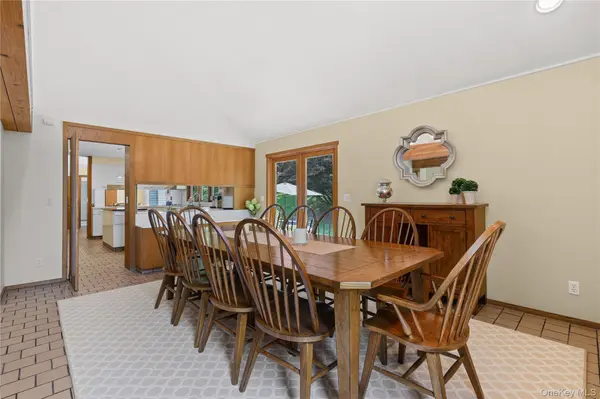 25 Charles RD, Bedford Corners, NY 10549