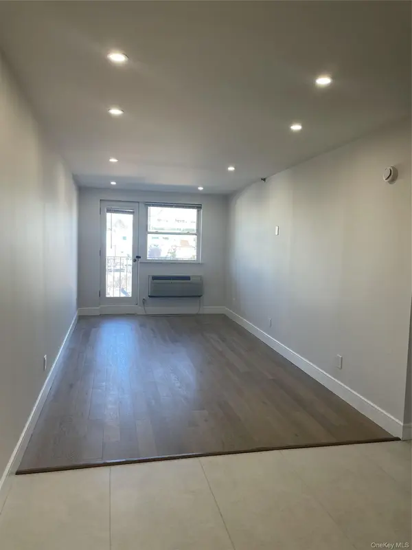 320 Post AVE #3J, Westbury, NY 11590
