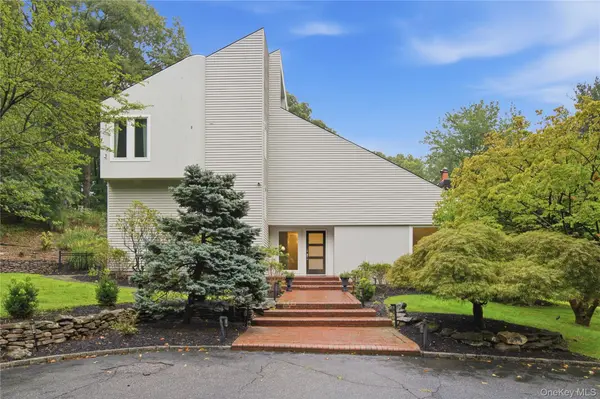 8 Target Rock RD, Lloyd Harbor, NY 11743
