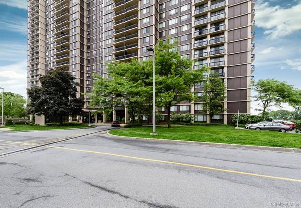27110 Grand Central Pkwy #29S, Floral Park, NY 11005