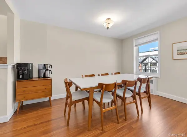 241-20 Northern Blvd #6K, Douglaston, NY 11362