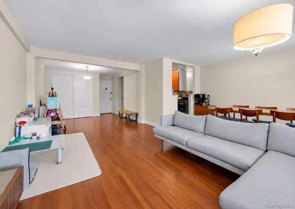 241-20 Northern Blvd #6K, Douglaston, NY 11362