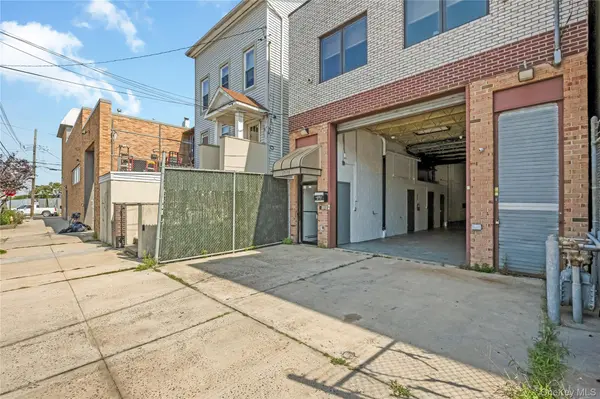 57-11 58th ST, Maspeth, NY 11378