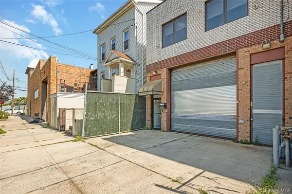 57-11 58th ST, Maspeth, NY 11378