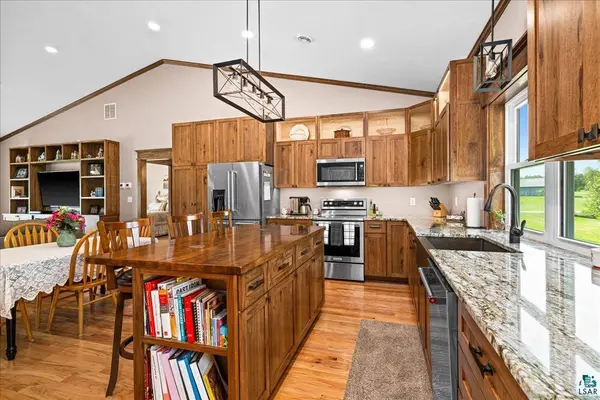 2240 Brook Hollow Dr, Carlton, MN 55718