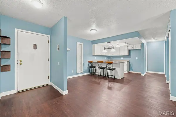 1465 Heritage LNDG #104, St Charles, MO 63303