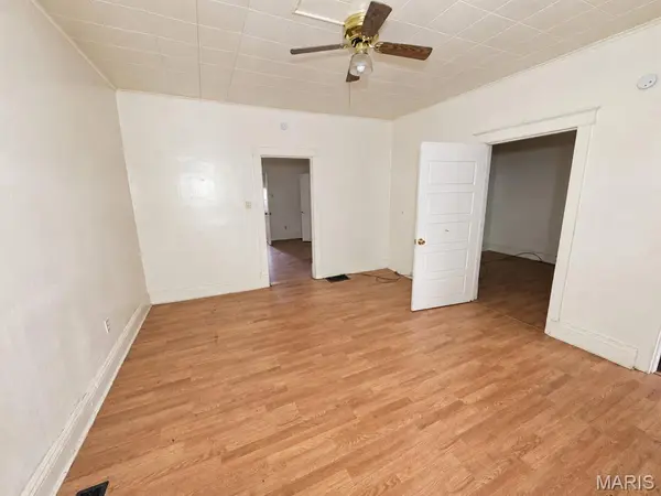4786 Wren AVE, St Louis, MO 63120