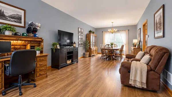 545 S Huntley ST, Maple Park, IL 60151