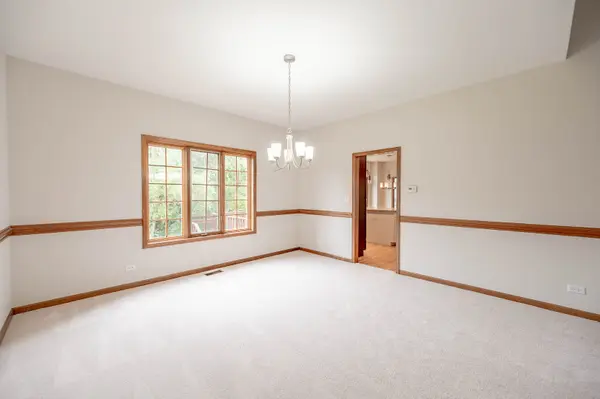 1304 Champagne CT, Naperville, IL 60563
