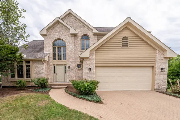 1304 Champagne CT, Naperville, IL 60563