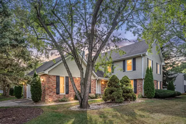 1136 Chateaugay AVE, Naperville, IL 60540