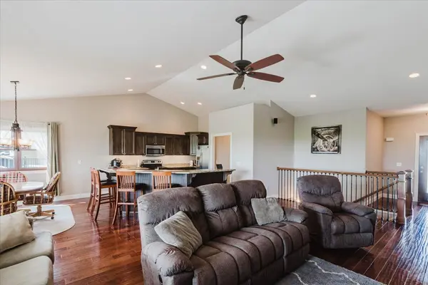 615 Prairie Meadows DR, Heyworth, IL 61745