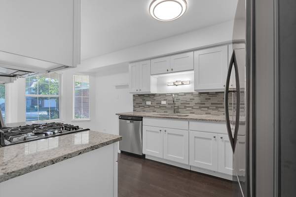 1239 S Wellington CT #1239, Buffalo Grove, IL 60089