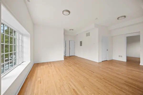 3107 N Harding AVE #1E, Chicago, IL 60618