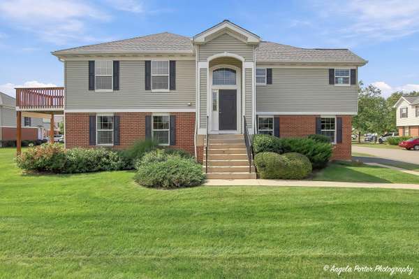 512 Legend LN #512, Mchenry, IL 60050