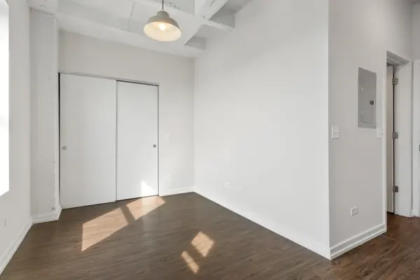 1325 W Wilson AVE #805, Chicago, IL 60640