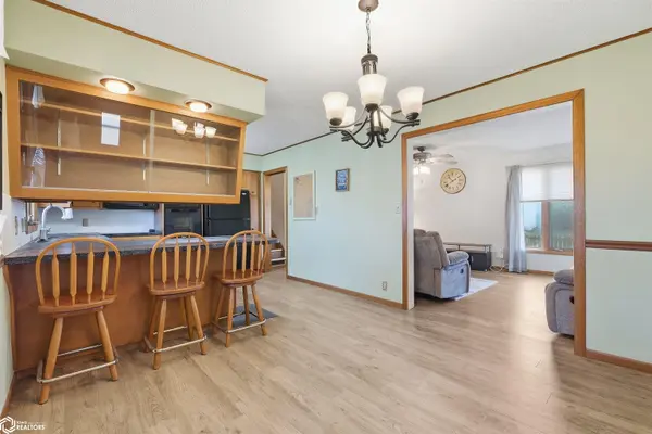 218 E Ingledue ST, Marshalltown, IA 50158