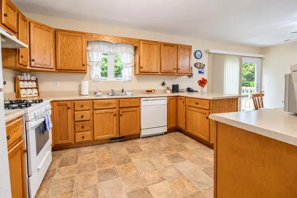 1005 Virginia LN, Knox, IN 46534
