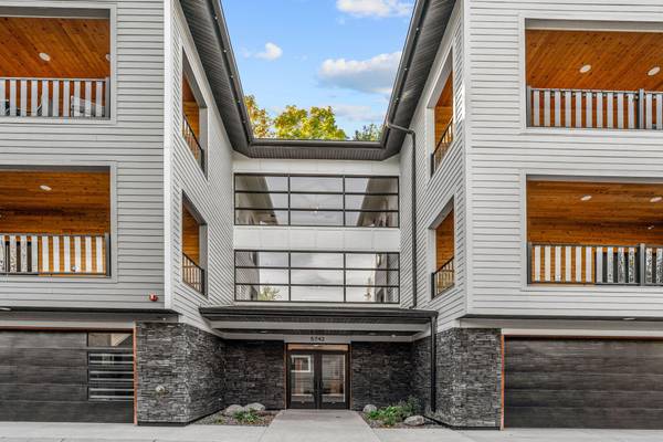 5742 Shady Oak RD S #6, Minnetonka, MN 55343