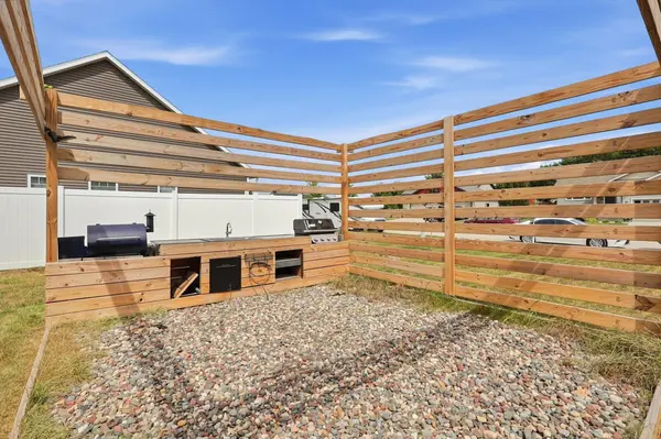 201 14th AVE NW, Kasson, MN 55944
