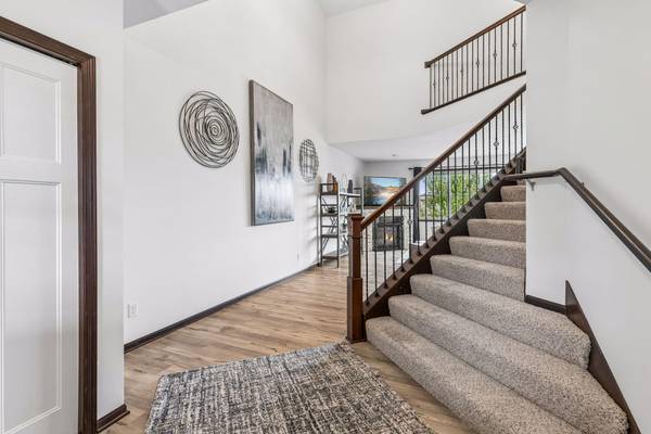 1226 Vernon DR, Carver, MN 55315