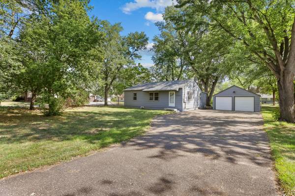 9480 Revere LN N, Maple Grove, MN 55369