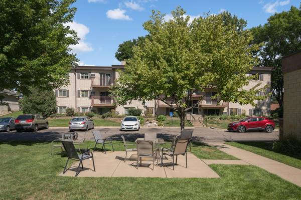 240 Wentworth AVE W #302, West Saint Paul, MN 55118