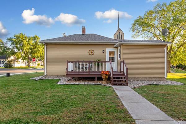 321 Oak ST, Le Sueur, MN 56058