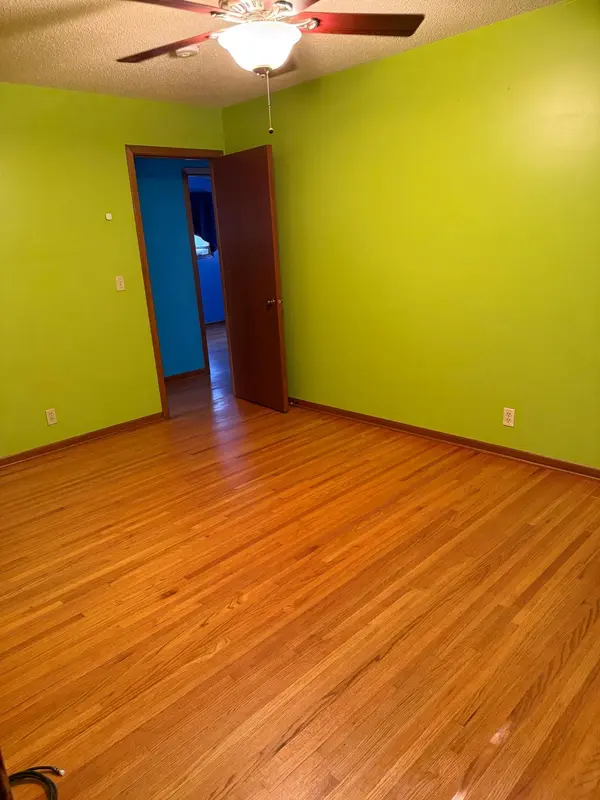 2055 English ST, Maplewood, MN 55109