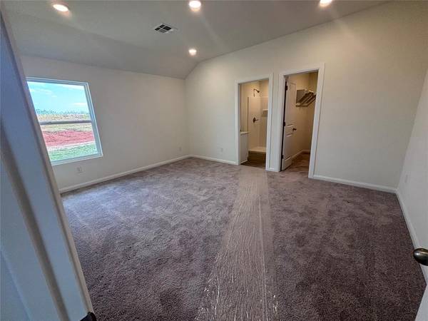 2030 Brush Creek WAY, Newcastle, OK 73065