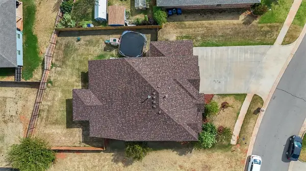 3504 W Sadie DR, Yukon, OK 73099