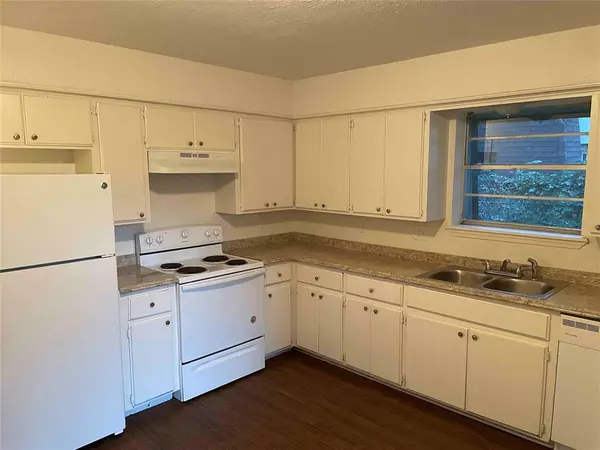 917 Acacia CIR, Noble, OK 73068