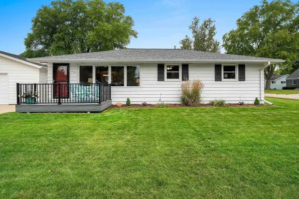 1404 SPENCE ST, Green Bay, WI 54304-3242