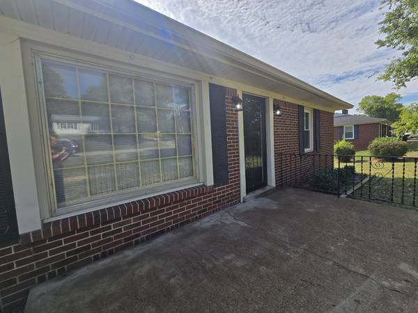 404 N College St, Mount Pleasant, TN 38474
