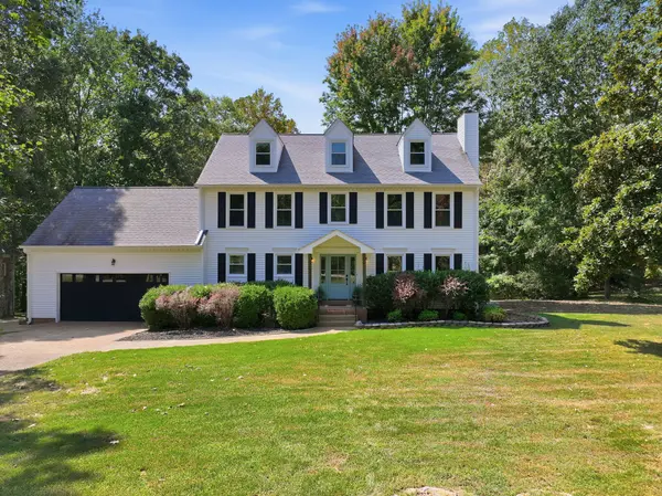 555 Beech Grove Way, Burns, TN 37029