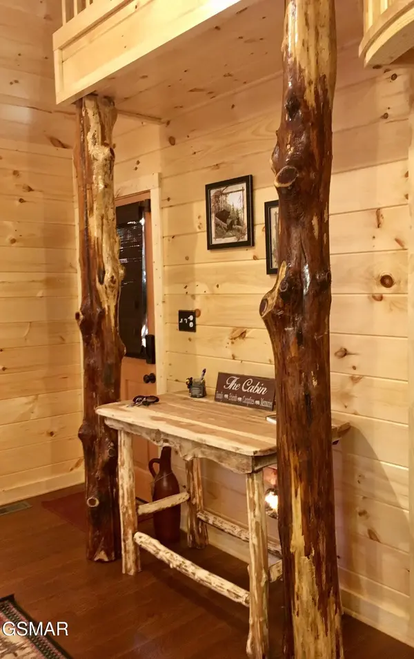 306 N Circle Drive, Gatlinburg, TN 37738