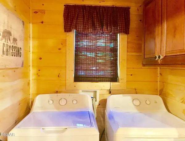 306 N Circle Drive, Gatlinburg, TN 37738
