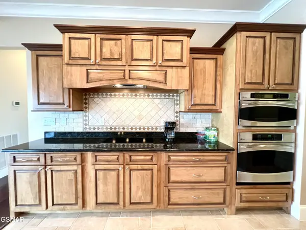 614 Watercrest Lane, Dandridge, TN 37725