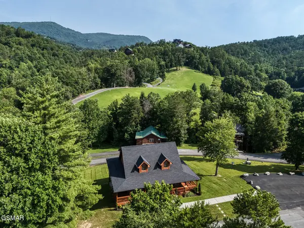 2028 Piney Overlook Lane, Sevierville, TN 37862
