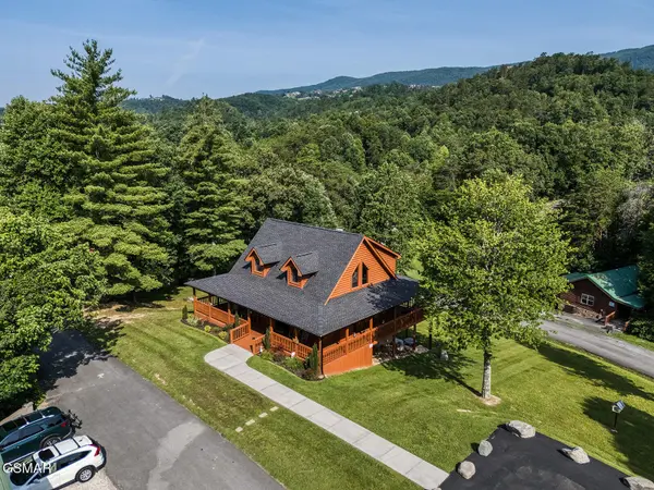 2028 Piney Overlook Lane, Sevierville, TN 37862