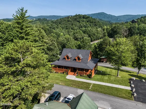 2028 Piney Overlook Lane, Sevierville, TN 37862
