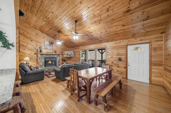 4094 Hickory Hollow Way, Sevierville, TN 37862