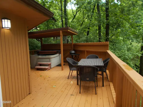1157 VILLA LANE, Gatlinburg, TN 37738