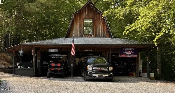 1910 Laramie Trail, Dandridge, TN 37725