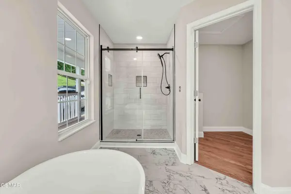334 Amolee Lane, Sevierville, TN 37876